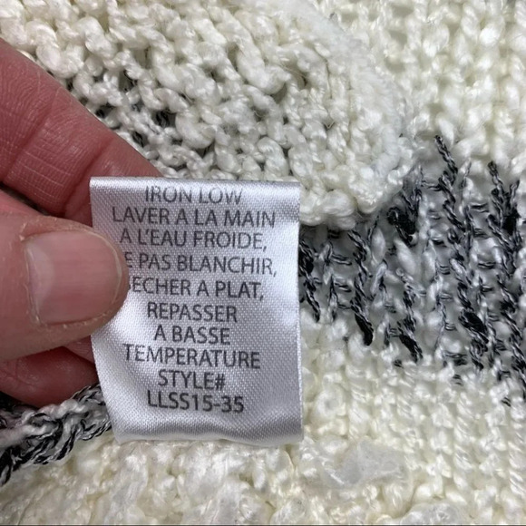 Love & Liberty Cream & Blue Knit Hooded Sweater size Medium - Picture 7 of 10